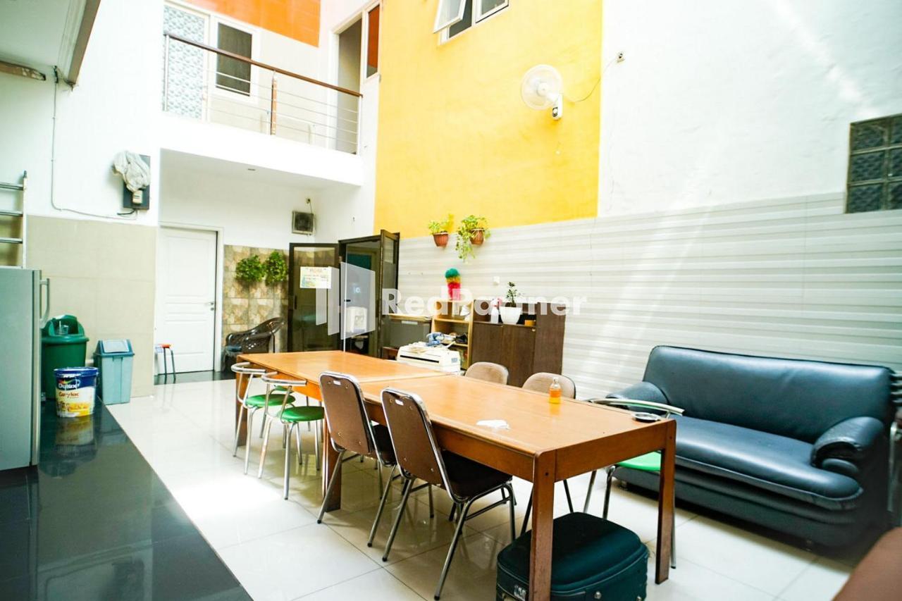 Hoki Homestay Redpartner Surabaia Exterior foto