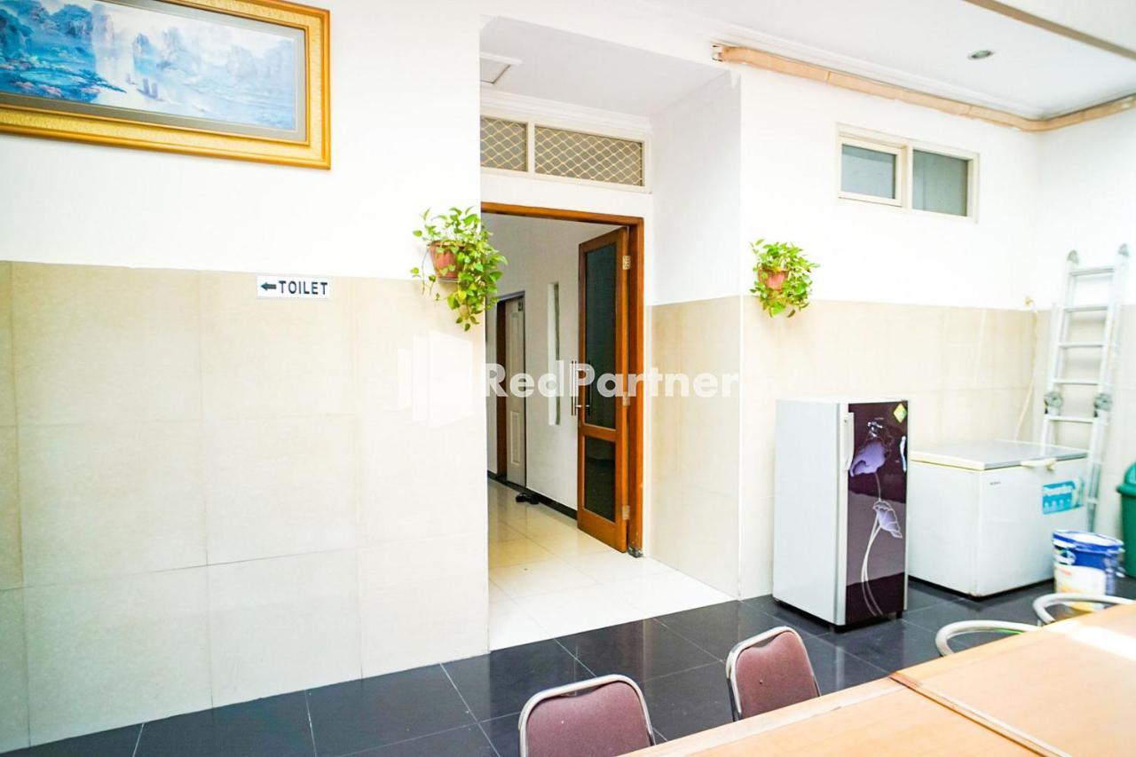 Hoki Homestay Redpartner Surabaia Exterior foto