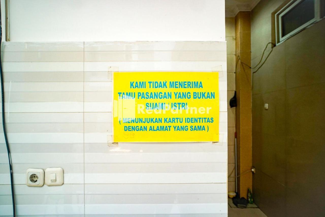 Hoki Homestay Redpartner Surabaia Exterior foto